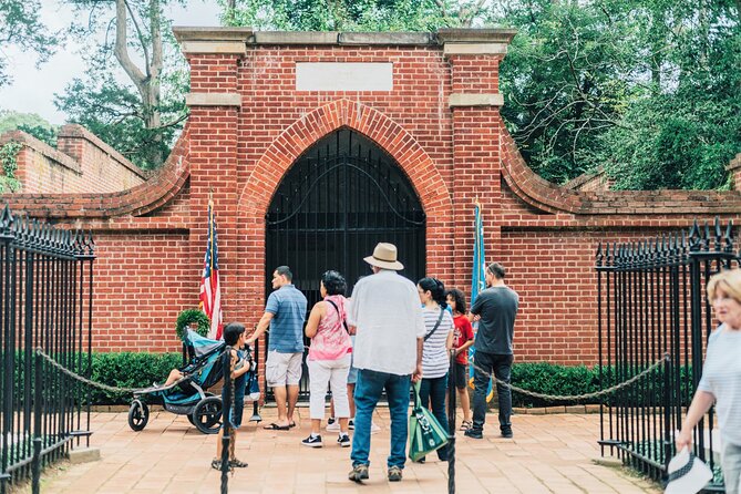 George Washington's Mount Vernon & Old Alexandria Half-Day Guided Tour from DC - Old Alexandria highlights: pass-by stops that are worth a camera and a quick glance