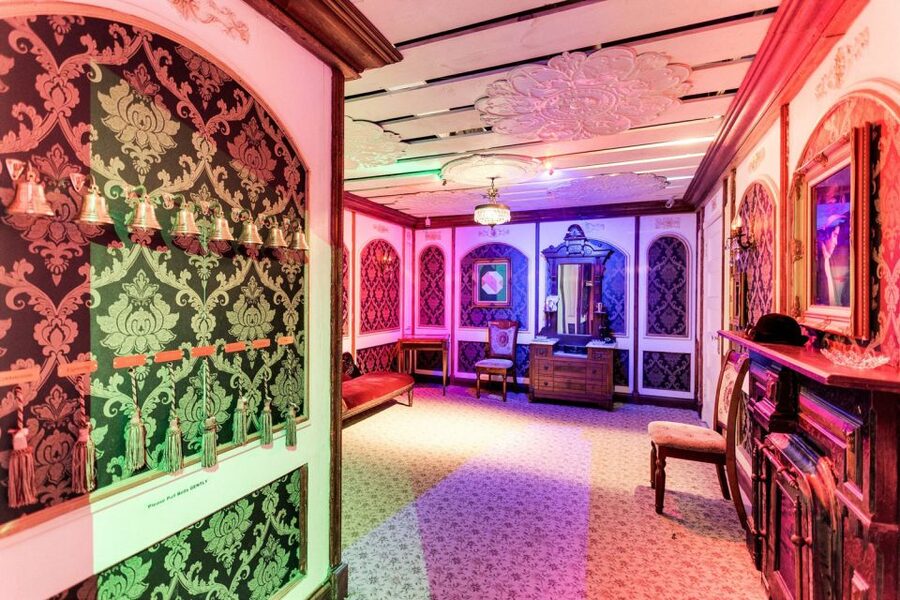 Georgetown, Washington DC: Escape Room Adventure - The Hint System That Helps Everyone Stay in the Game