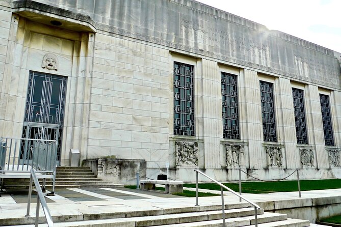 Ghosts of D.C. - Walking Tour - Stop 2 at the Folger Shakespeare Library, why books make great ghost stories