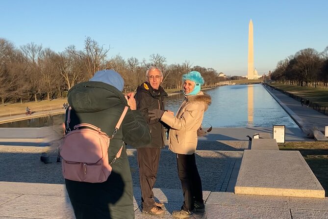 Guided tour in French of the Essentials of Washington - Vietnam Veterans Memorial: the Wall, the names, and the tour pacing