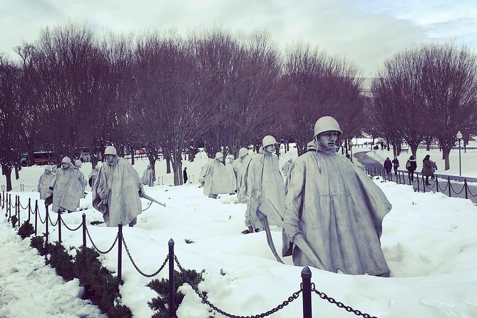 Monuments and Memorials Architectural Walking Tour - WWII Memorial to Vietnam Veterans Memorial: How Design Changes the Mood
