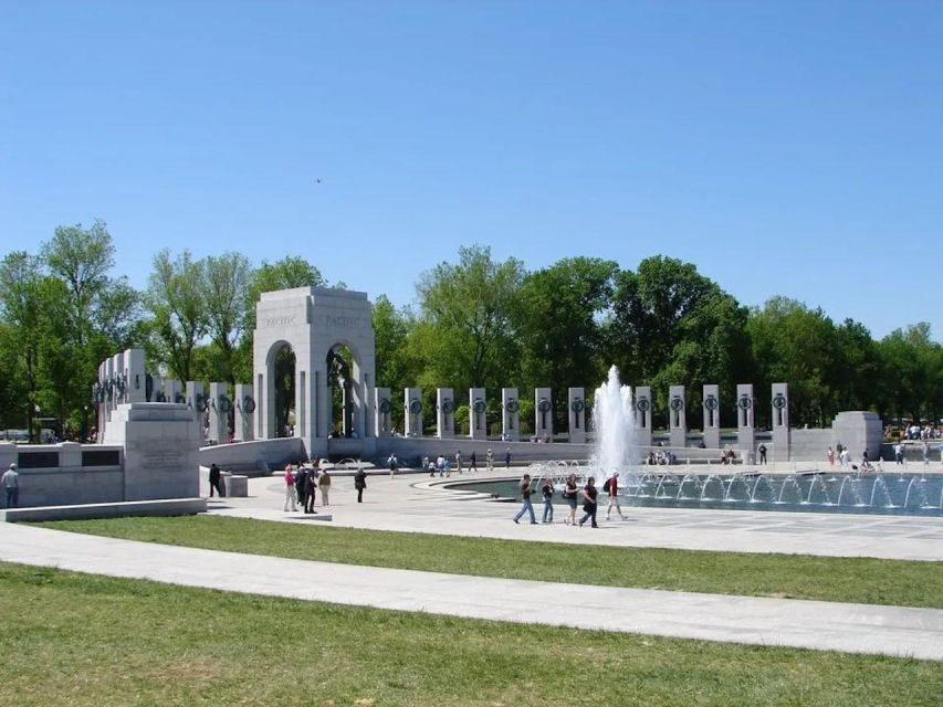 Monuments Bus Tour with 10 Stops, Optional US Capitol Entry - The Pace: Efficient for Adults and Kids, Tight for Long Stays