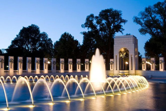 Moonlight Tour of Washington DC - World War II, Jefferson Tidal Basin, MLK, and Lincoln: How the Tour Builds Meaning
