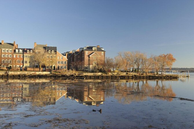 Mount Vernon Guided Estate Tour plus Old Town Alexandria from DC - Getting going from US Navy Memorial Plaza at 10:00