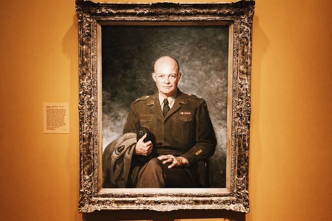 National Archives + National Portrait Gallery Tour 6ppl Max - Lunch break, then portraits with a real sense of place