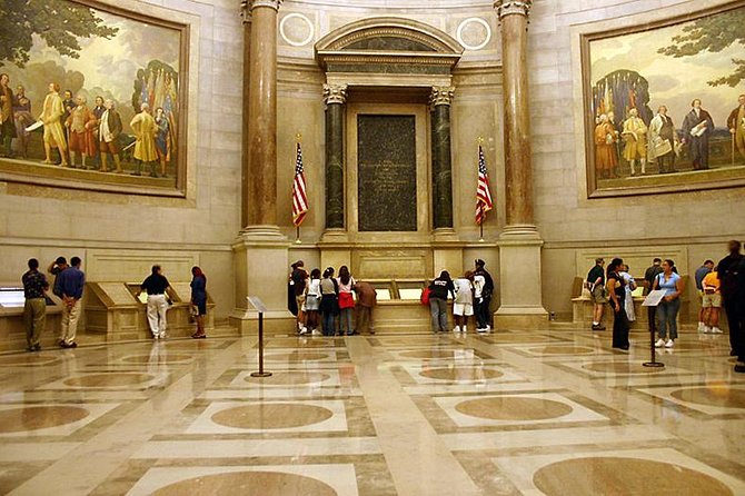 National Archives Skip the Line Guided Tour Semi-Private 6ppl Max - Why the National Archives tour works better in a small group