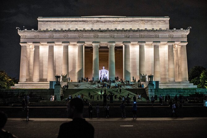 National Mall Night Tour with Washington Monument & 2 Museums - From White House to Lincoln: the best exterior photo sequence at night