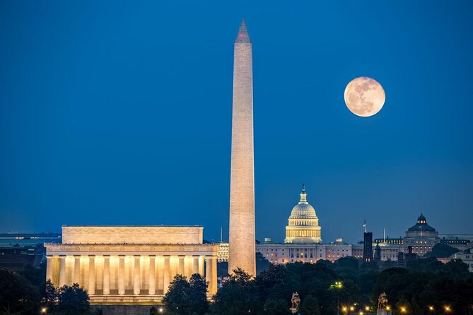 National Mall Night Tour with Washington Monument & 2 Museums - US Capitol and the MLK and WWII stops: the night mood shift