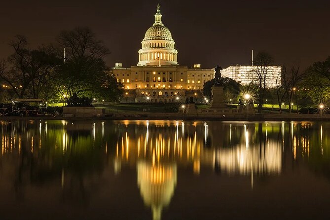 National Mall Night Tour with Washington Monument & 2 Museums - Pace, walking, and group comfort on a cold night