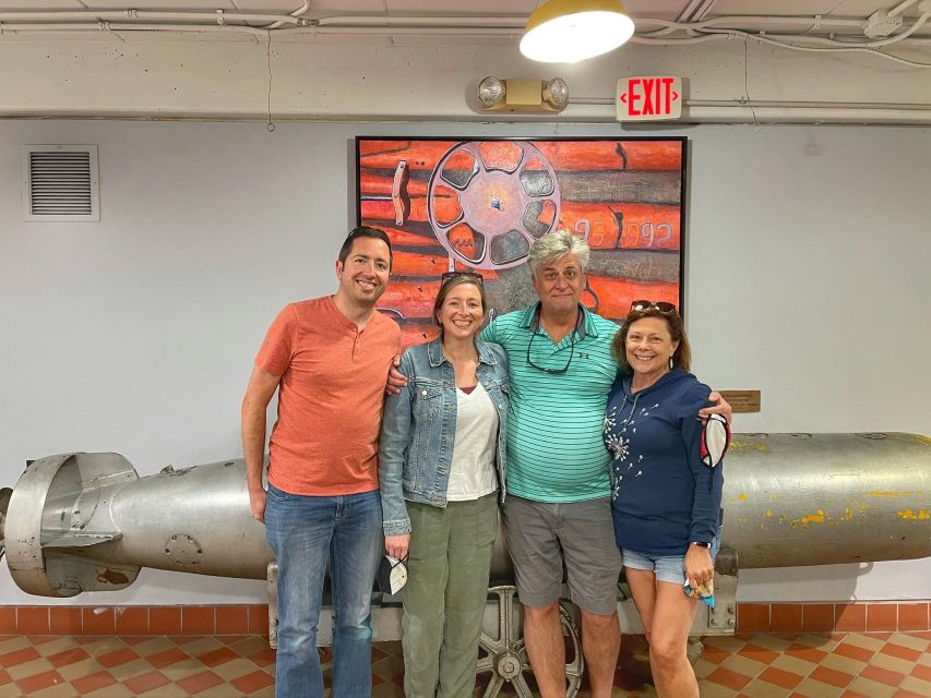 Old Town Alexandria: Southern Comfort Food & History Tour - Restaurant tastings: how the stops build the lunch