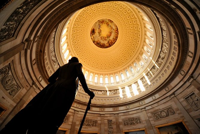 Presidential DC: Capitol Hill + DC Bus Tour, US Capitol Entry - The National Mall memorial circuit: WWII, MLK, FDR, Lincoln