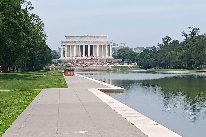 Private and personalized tour of Washington dc - The driver experience: helpful guidance, but not a certified guide tour