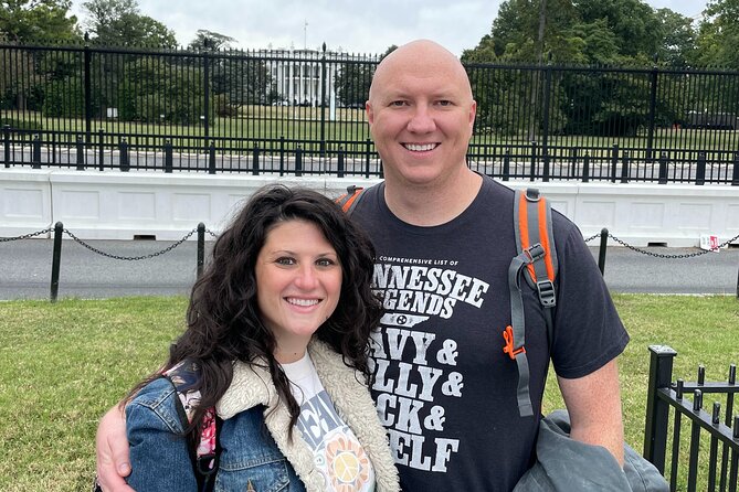 Private & Custom Guided City Tour of Washington DC - The National Mall monuments walk: White House grounds to Vietnam Memorial symbolism