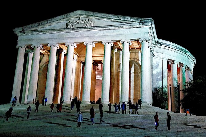Private Night-Time Monuments Tour of DC for up to 10 Guests - Stop 2, the White House: photo time, and what is not included