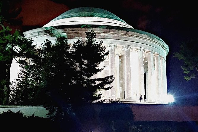 Private Night-Time Monuments Tour of DC for up to 10 Guests - Memorial stops 3 to 6: World War II, Jefferson, MLK, and the Marines