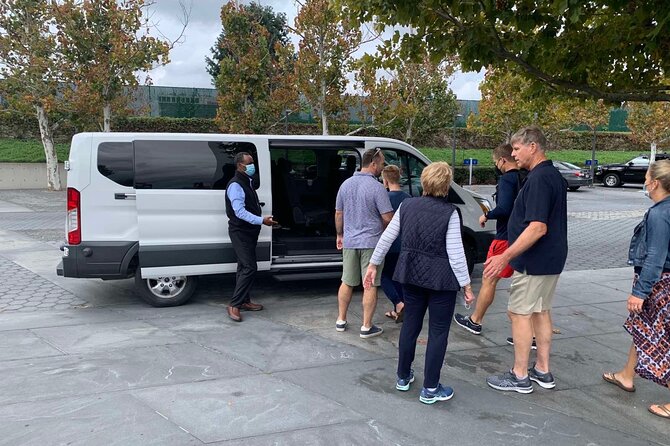 private Ronald Reagan, Washington National Airport transfer - Price and Value: $150 per Group (Up to 8) for a 35-Minute Ride