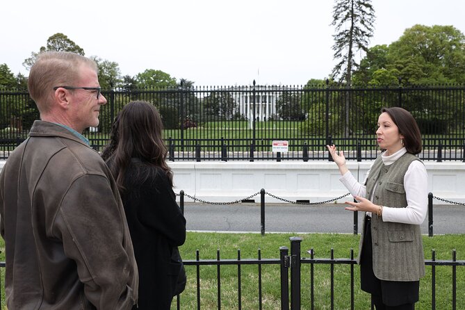 Private Tour of Washington DC (English/Portuguese) - Lincoln Memorial, Korean War Veterans Memorial, and Vietnam Memorial
