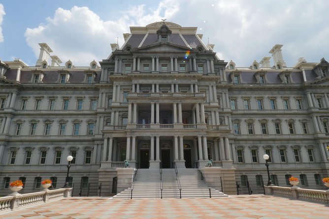 Private Washington DC Full Day Tour for up to 10 Guests - Lunch Strategy: What to Do in 45 Minutes at L’Enfant Plaza