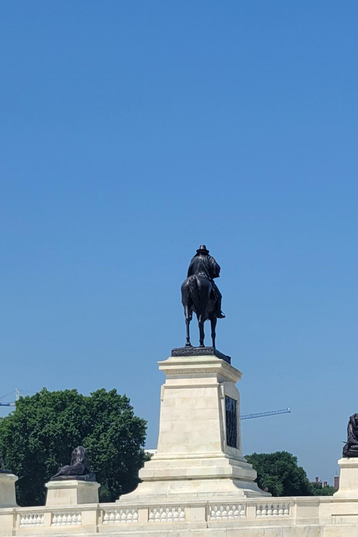 Private Washington DC Grand Tour with Changing of the Guard. - A private Grand Tour with a storyline, not just a checklist