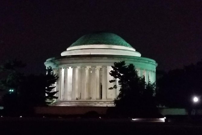 Private Washington DC Night Tour with Stops at 6 Top Sites - Why a private DC night route works better than a big group