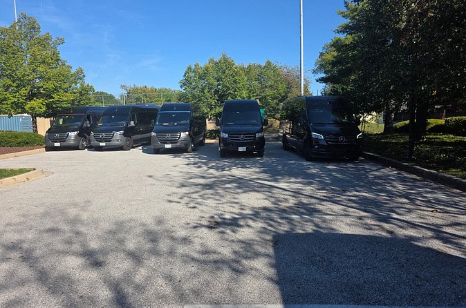 Roberts Luxury Transportation Shuttle Private Sightseeing Tour - The driver-led style: friendly guidance without the lecture