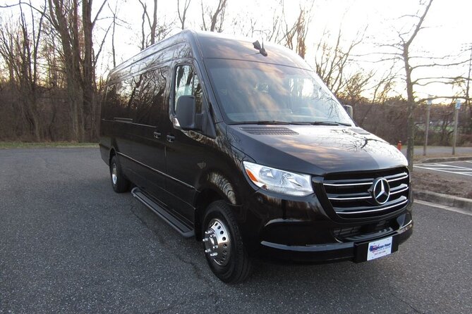 Roberts Luxury Transportation Shuttle Private Sightseeing Tour - The 4-hour monument loop: what you will see and what to expect at each stop