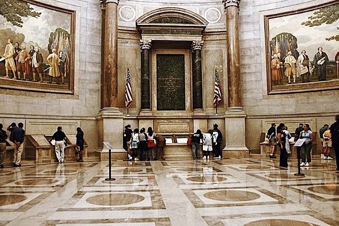 Skip-the-line National Archives Building Exclusive Guided Tour - Key highlights to notice before you go