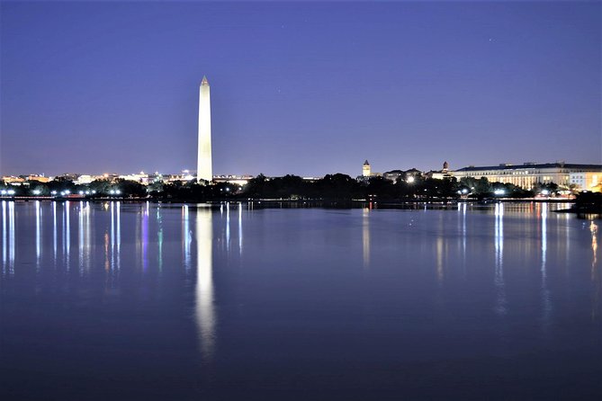 Small Group National Mall Night Tour with 10 Top Attractions - Passing the classics: Ford’s Theatre, FBI, Archives, and Navy Memorial