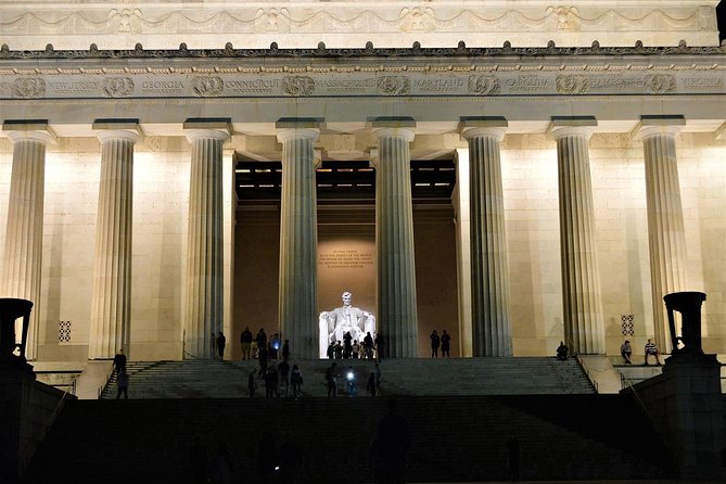 Small Group National Mall Night Tour with 10 Top Attractions - Timing and walking: how to set your expectations