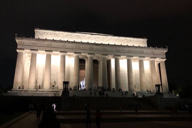 Small Group Washington DC Night Tour - WWII Memorial and Washington Monument, Free Entry and Big Views
