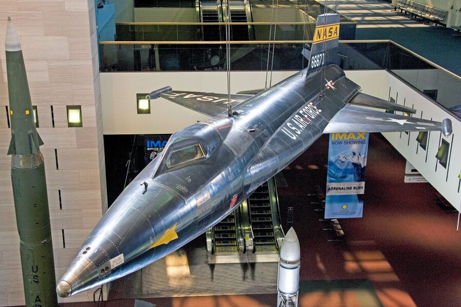 Smithsonian Air & Space Museum Guided Tour 8ppl Max - Apollo 11 in your hands: Command Module, moon rocks, and Aldrin’s gear