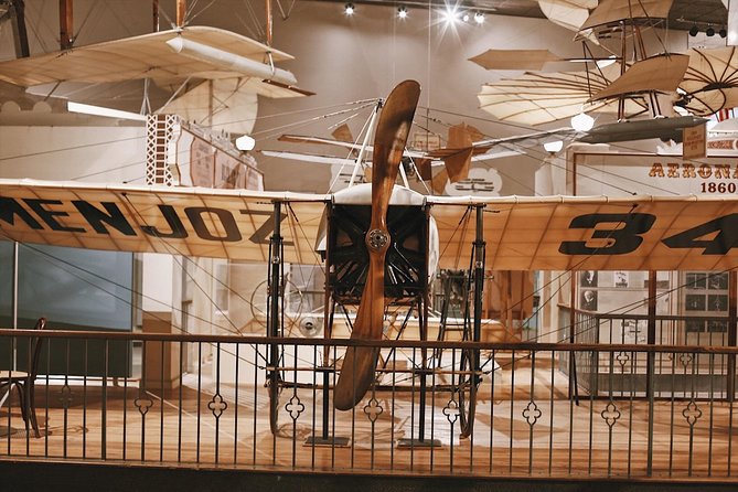 Smithsonian Air & Space Museum Guided Tour Semi-Private 8ppl Max - Guides and what good ones do in this museum