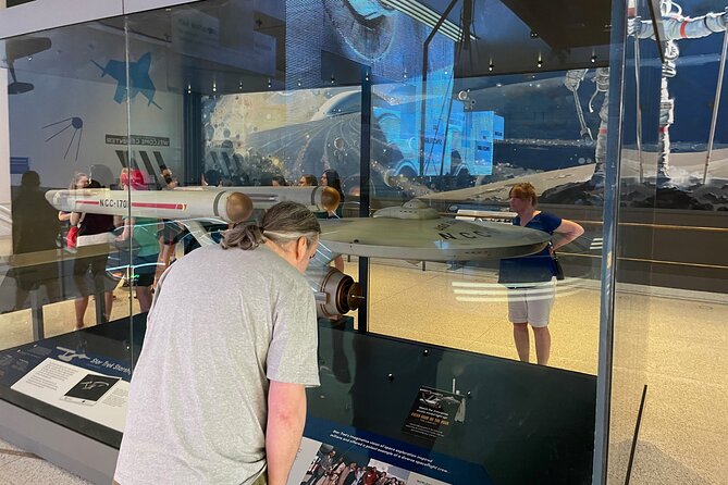 Smithsonian Museums Walking Tour with Reserved Air & Space Entry - Staying comfortable with the pace and walking