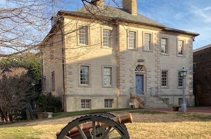 Walking Tour The American Revolution and Alexandria - Stop 4: Old Presbyterian Meeting House, Revolutionary Burial Ground and a Rare Memorial