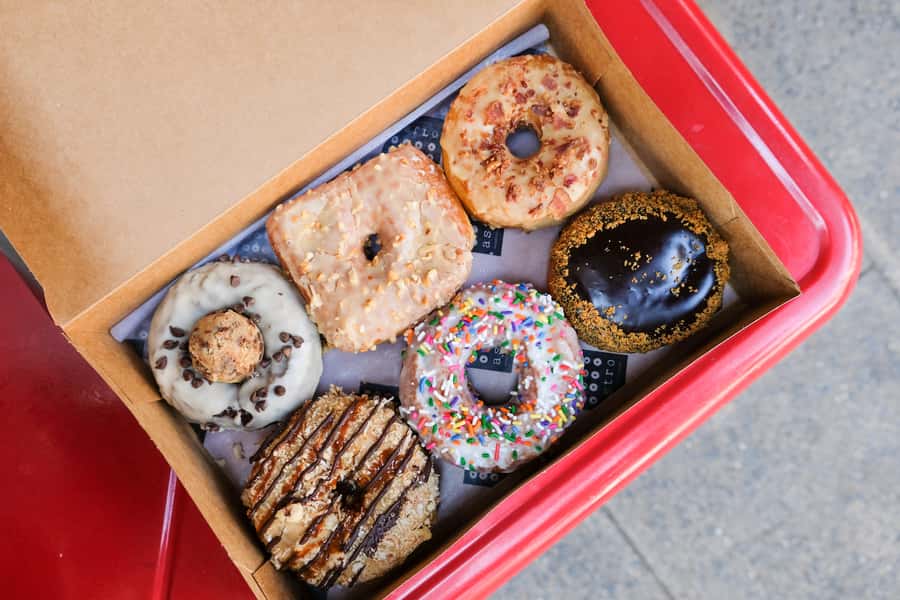 Washington, D.C.: Guided Delicious Donut Tour with Tastings - Downtown sightseeing with donut breaks: White House, Chinatown, and Lafayette Square