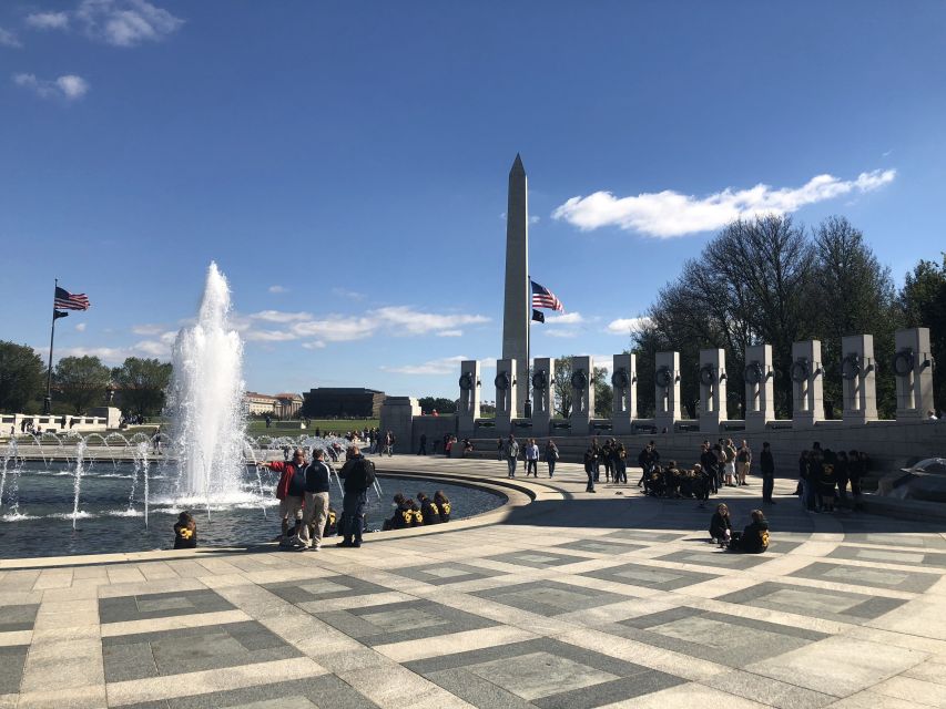 Washington DC: Bus Tour to the Highlights of the Capital - WW2 Memorial, WW1 Memorial, and the MLK Memorial walk-by that feels real
