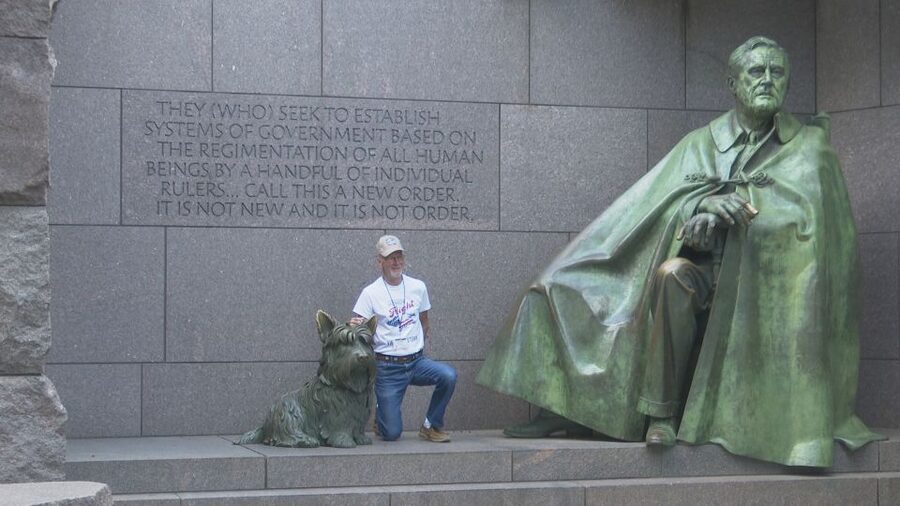 Washington DC: Cherry Blossom Walking Tour - Meeting at Washington Monument Lodge, then walking like a pro