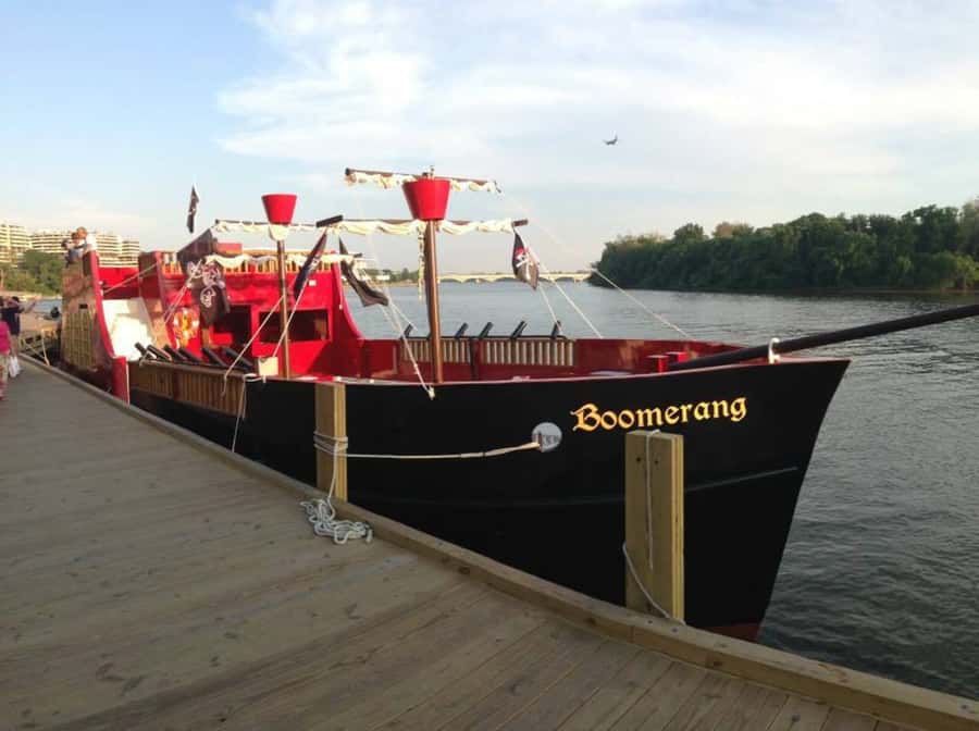 Washington DC: Family Treasure Hunt River Cruise - The Treasure Hunt Game: Pirates, Keys, and Water Cannon Battles
