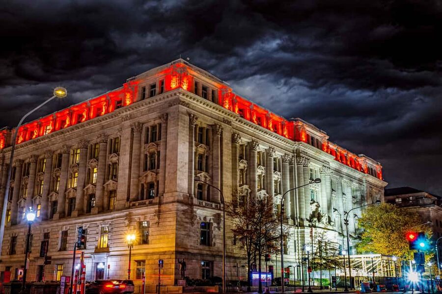 Washington, DC: Ghosts and Spirits Haunted Walking Tour - The White House Stop: Lincoln’s Ghost and the Power of Ritual