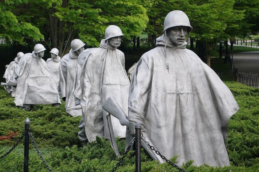 Washington, DC: Guided Small Group 4-Hour Day Tour - Memorials and major institutions you will recognize from the road
