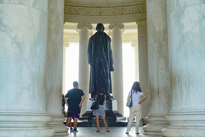 Washington DC in One Day: Guided Sightseeing Tour - Georgetown plus Potomac River cruise, or Pentagon City in winter