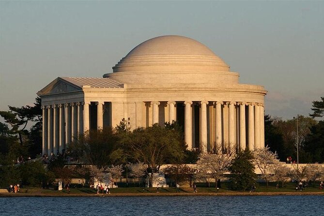 Washington DC Legend Cart Shuttle Evening Tour - Why the 7:30 pm National Mall timing feels different
