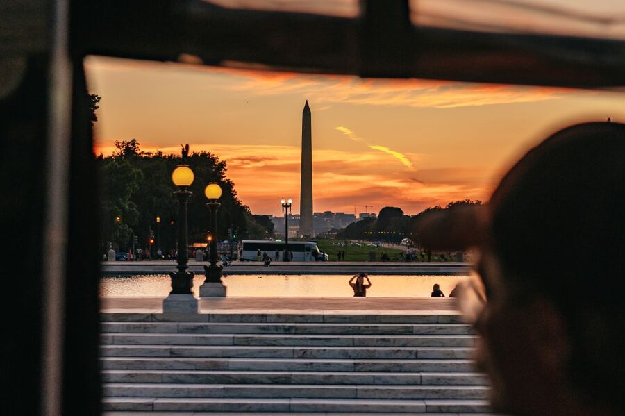 Washington DC: Monuments by Moonlight Nighttime Trolley Tour - Key Things I’d Zoom In On