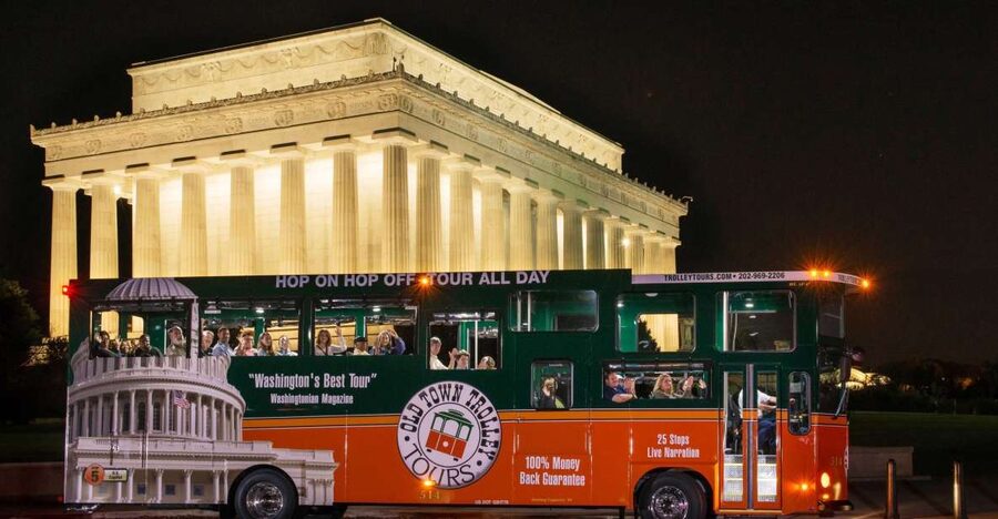 Washington DC: Monuments by Moonlight Nighttime Trolley Tour - Why Nighttime Monuments Feel More Personal in DC