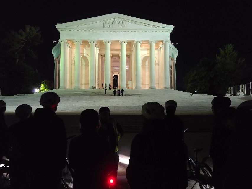 Washington DC: Monuments by Night Bike Tour - War Memorials After Dark: Korean and Vietnam at the Right Pace