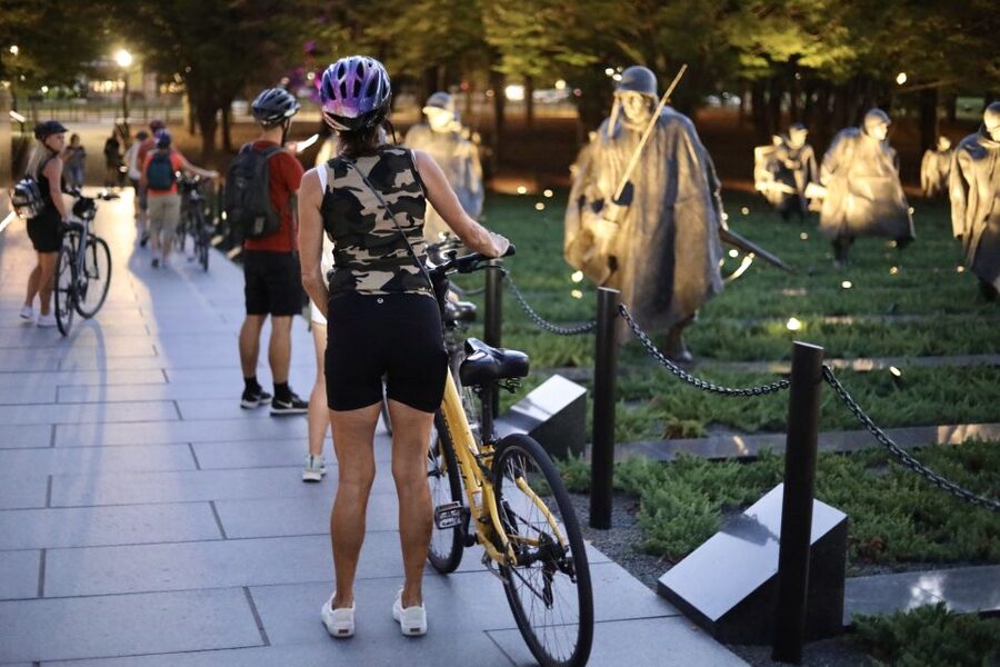 Washington DC: Monuments by Night Bike Tour - How Guides Keep History Interesting Without Turning It Into a Lecture