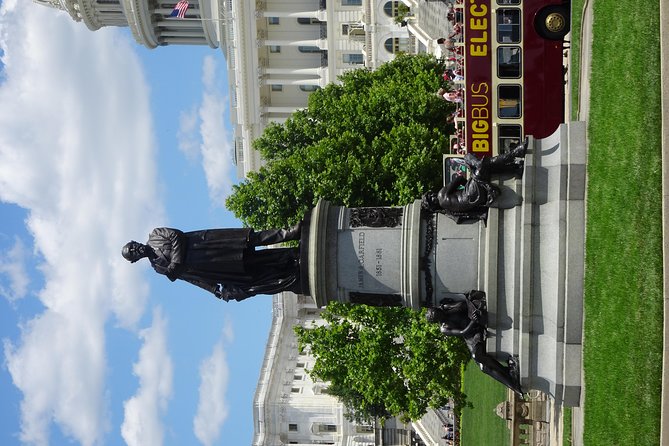 Washington DC Museums self-guided walking tour & scavenger hunt - Smithsonian Arts + Industries, the Castle, and ending at Washington Monument