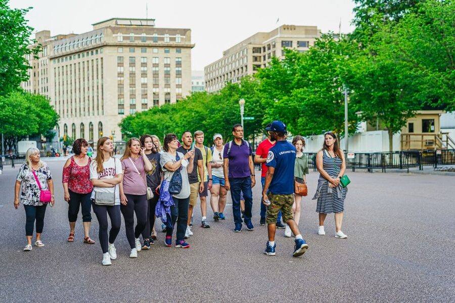 Washington DC: National Mall Night Bus Tour - What you see as you pass: U.S. Marine Corps War Memorial