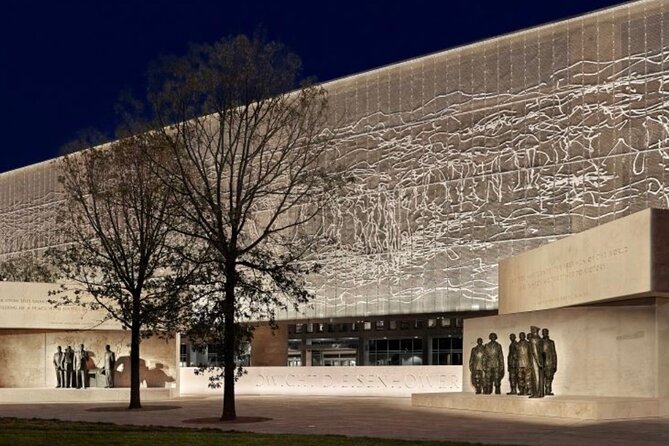 Washington DC Night-Time City Tour - War memorials are powerful, but the timing is still tight