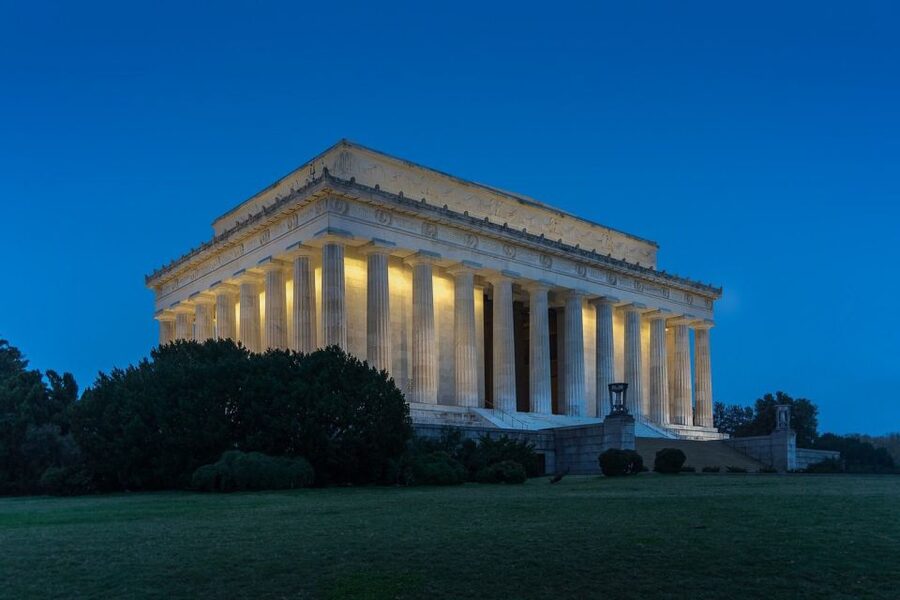 Washington DC: Night Tour with 10+ Stops, Admission Tickets - White House Night Stop: Photos and Quick Orientation